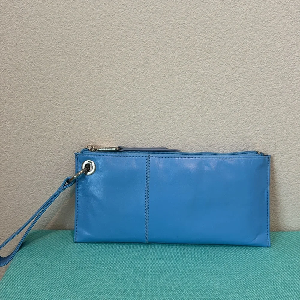HOBO Vida Wristlet Tranquil Blue